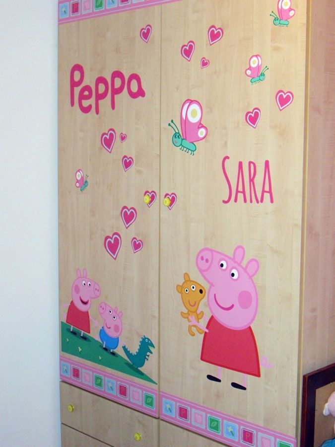 Armario decorado con dibujos de Pepa Pig en vinilo adhesivo [Resultado final]